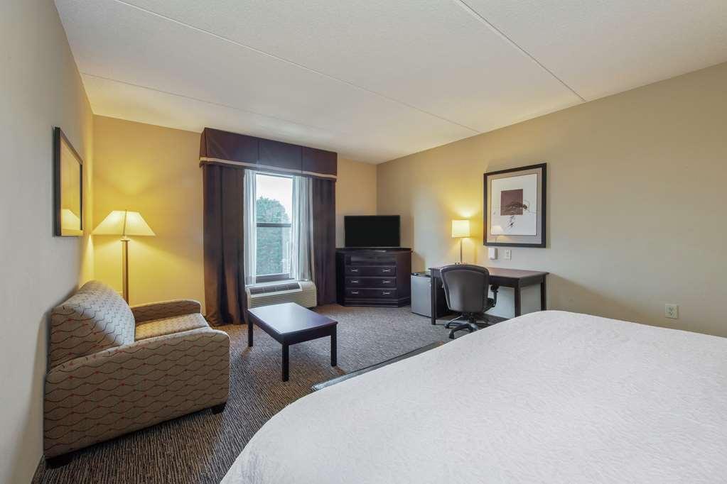 Hampton Inn & Suites Берлінгтон Номер фото