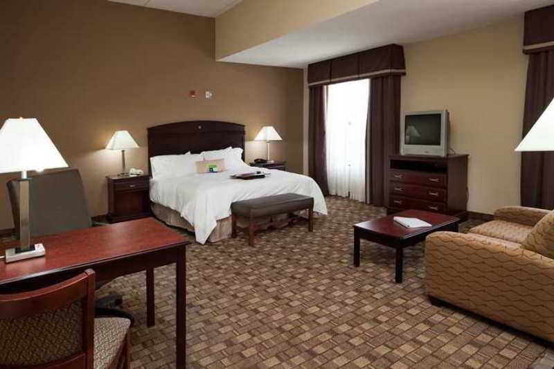 Hampton Inn & Suites Берлінгтон Номер фото